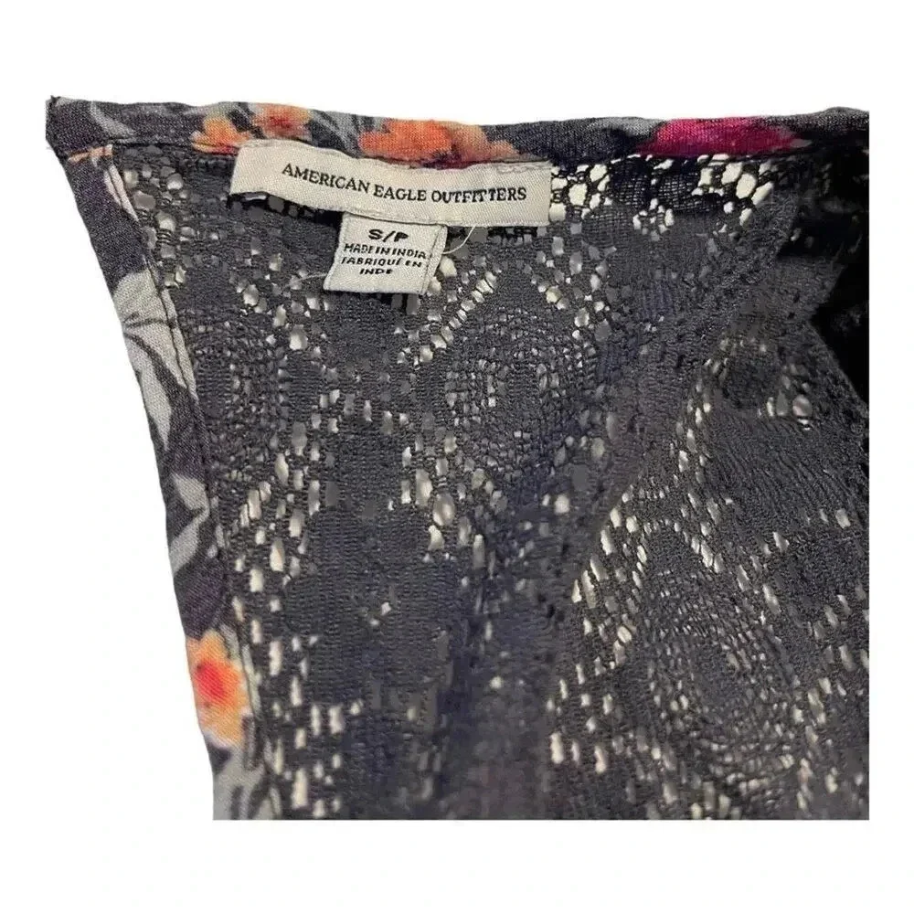 American Eagle Outfitters Size Small Floral Sleeveless‎ Lace Keyhole Dress